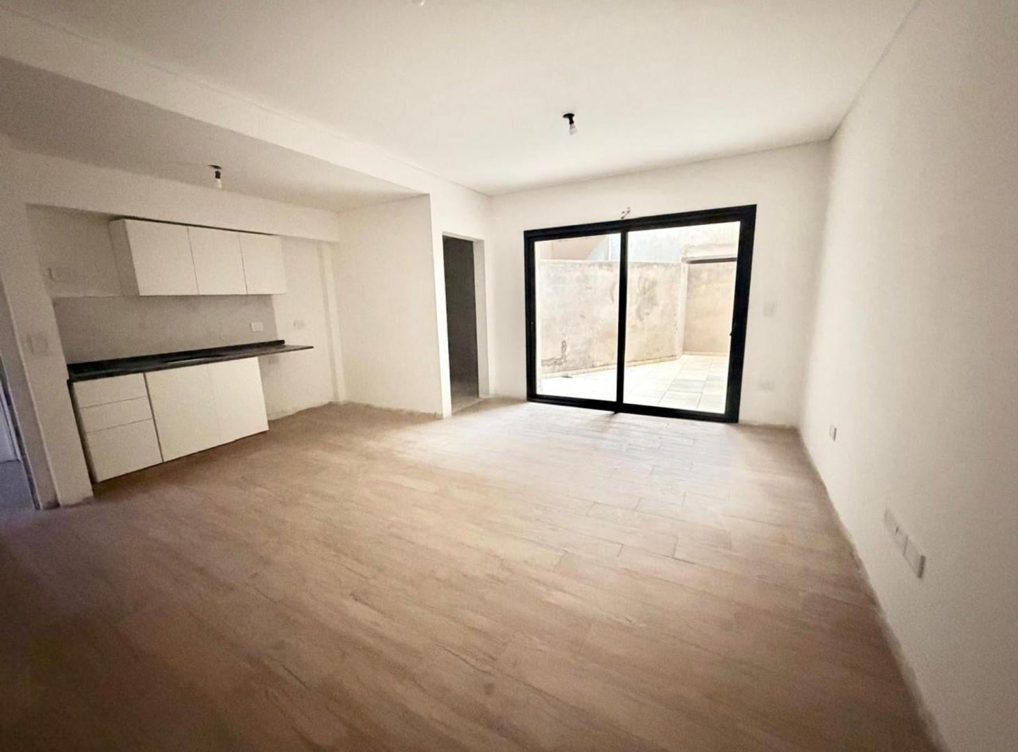 Foto de MONOAMBIENTE VENTA BOEDO CON PATIO TIPO TERRAZA, imagen 3