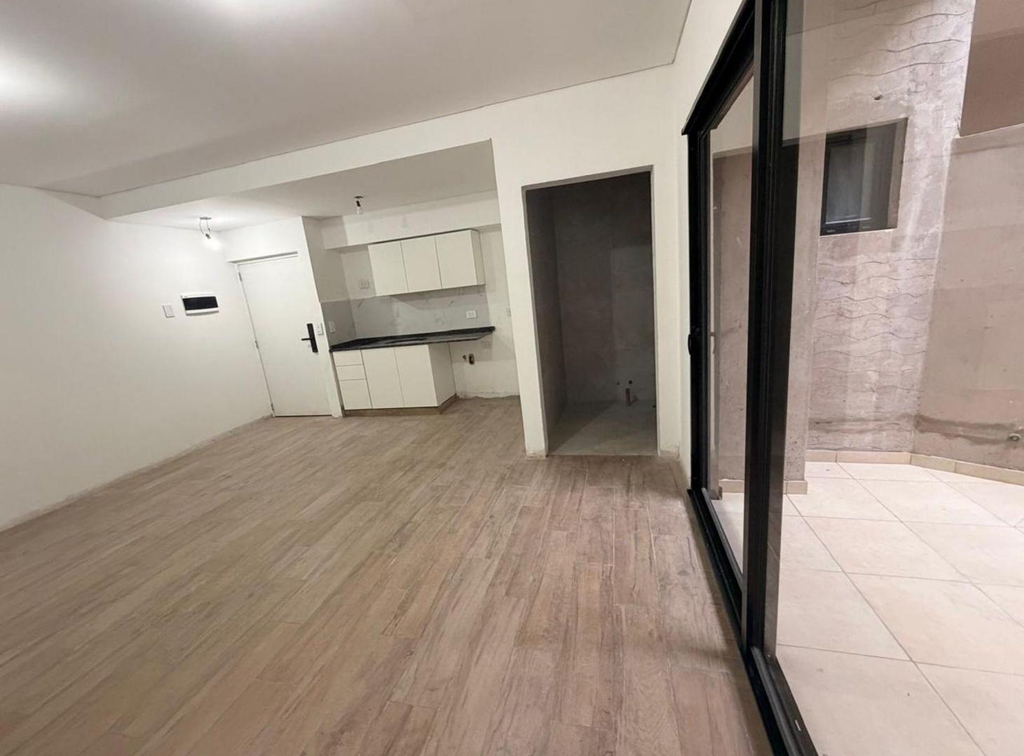 Foto de MONOAMBIENTE VENTA BOEDO CON PATIO TIPO TERRAZA, imagen 5