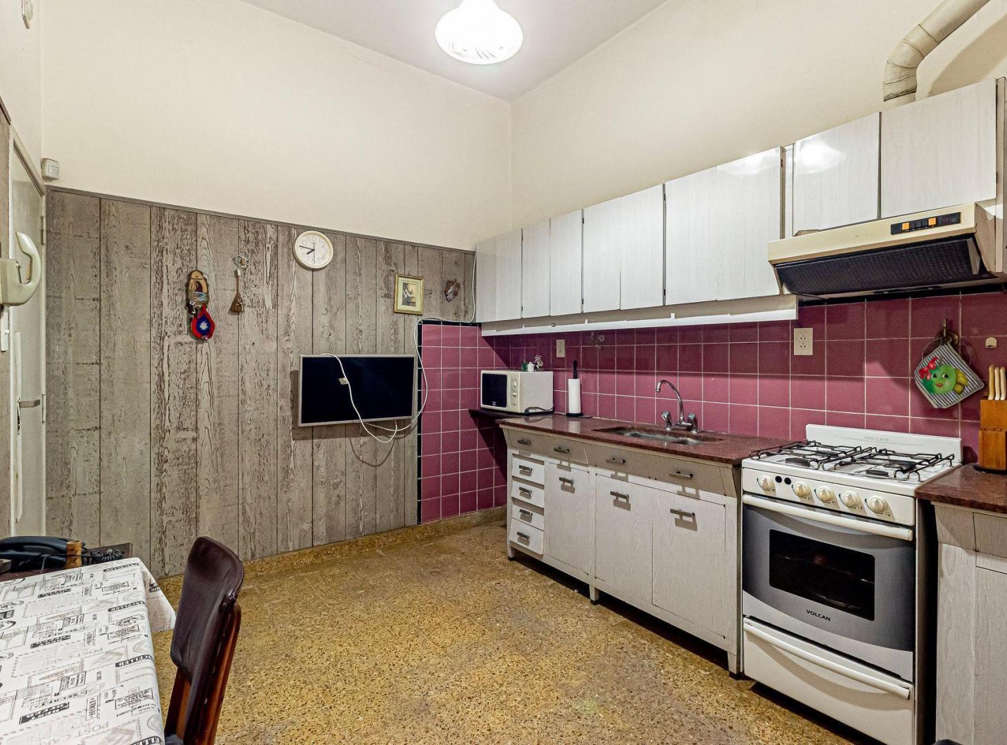 Foto de VENTA CASA 4 AMB EN LANUS CON PATIO Y COCHERA, imagen 3
