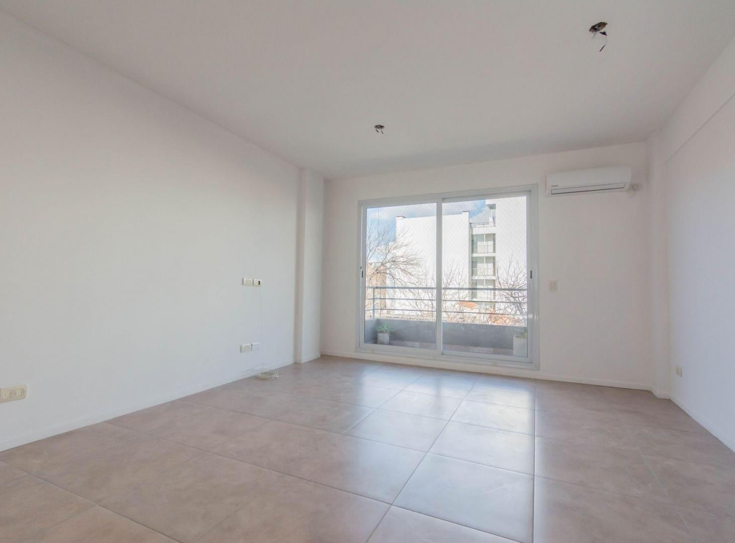Foto de VENTA DEPARTAMENTO DOS AMBIENTES SAAVEDRA BALCON, imagen 1