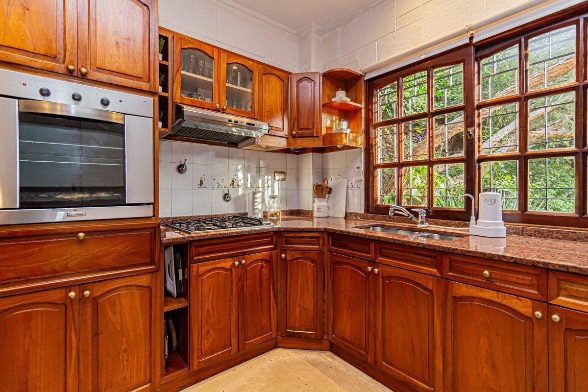 Foto de VENTA CASA 5 AMB TEMPERLEY CON PATIO DOS COCHERAS, imagen 5