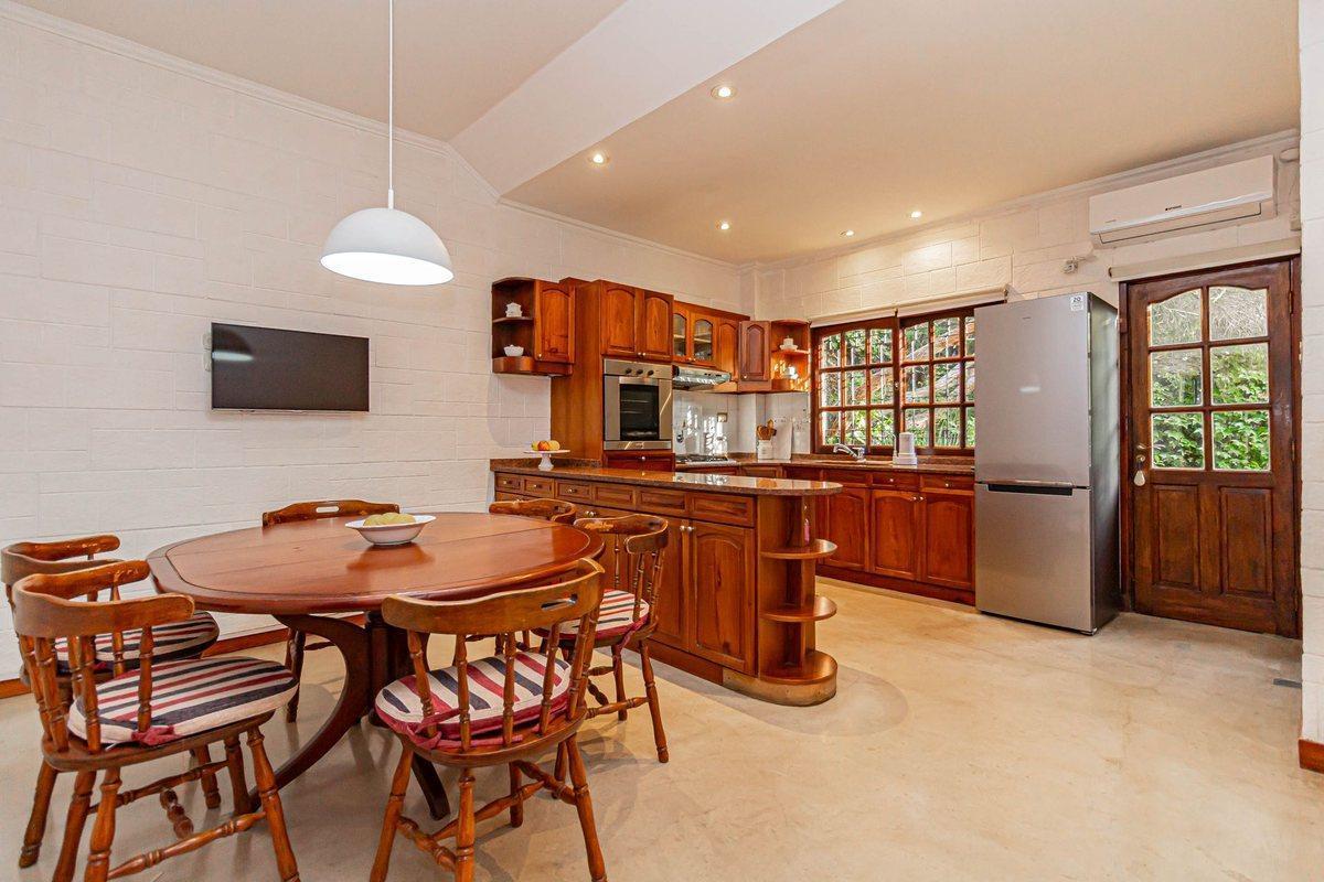 Foto de VENTA CASA 5 AMB TEMPERLEY CON PATIO DOS COCHERAS, imagen 4
