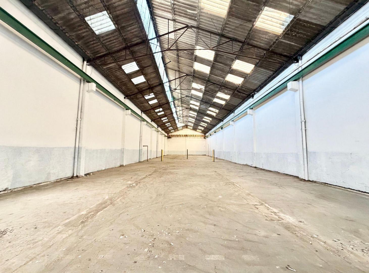 Foto de Venta GALPON 745 m2 zona estrategica Quilmes OPORT, imagen 1