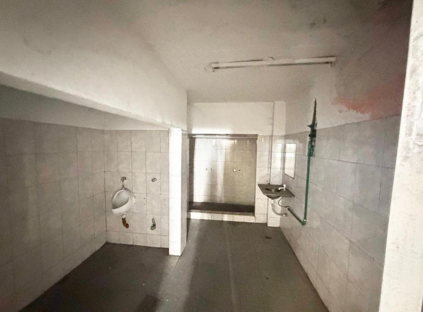 Foto de Venta GALPON 745 m2 zona estrategica Quilmes OPORT, imagen 4