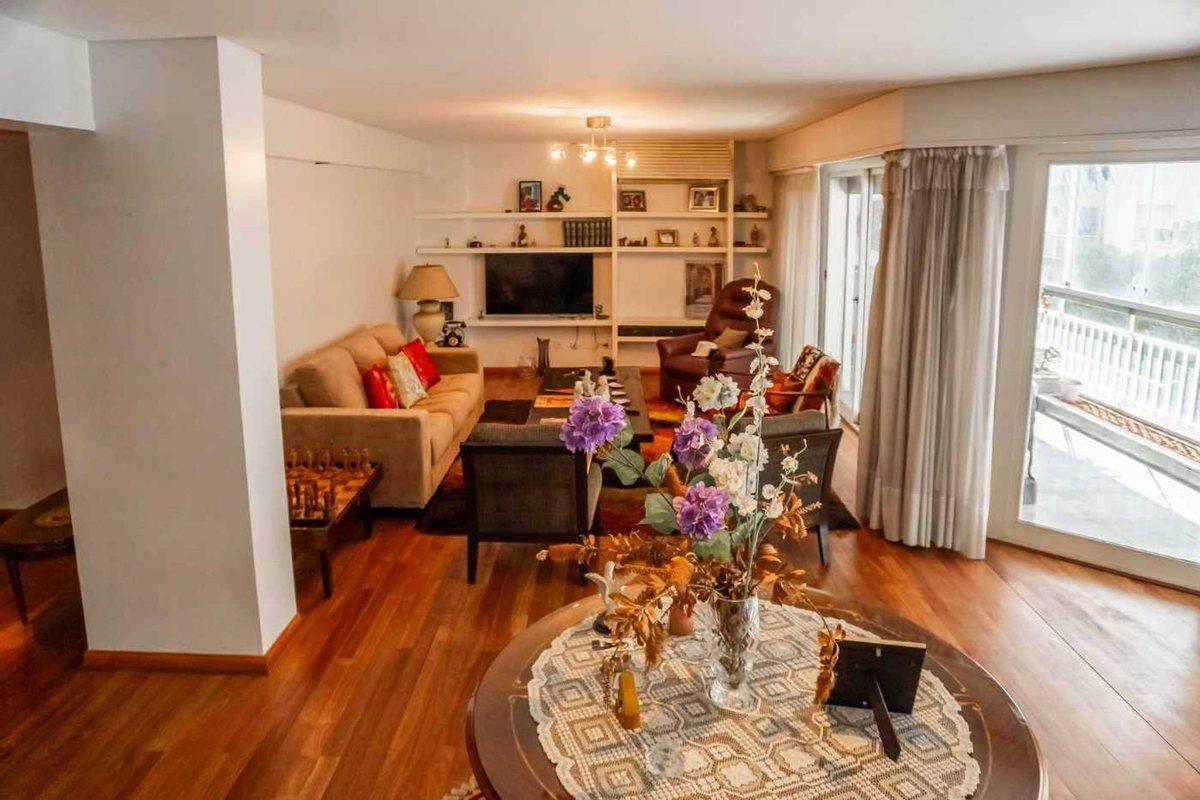 Foto de VENTA PISO 4 AMBIENTES FRENTE AL PARQUE RIVADAVIA, imagen 2