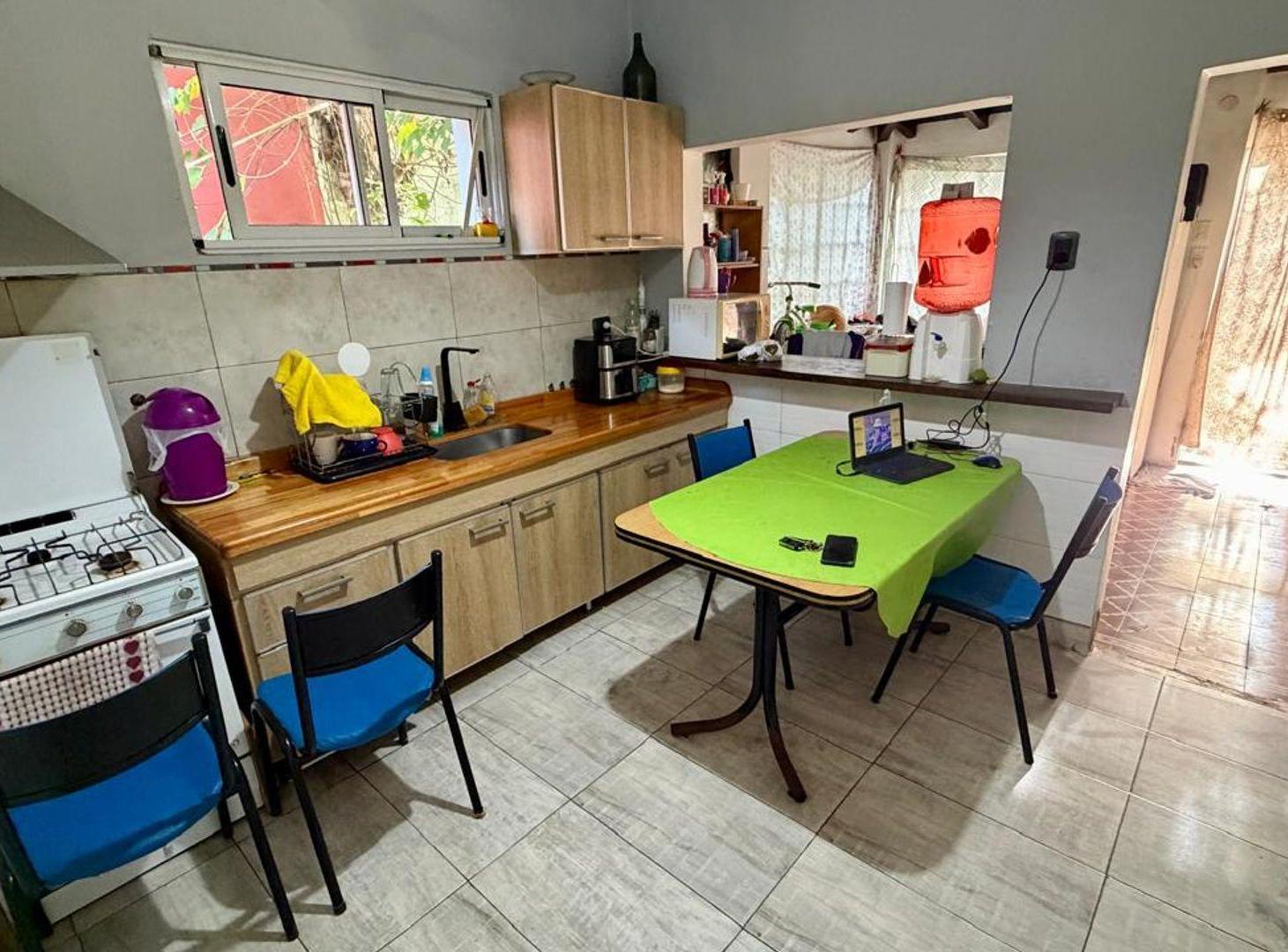 Foto de CASA 4 AMBIENTES VENTA TEMPERLEY GARAGE Y PARQUE, imagen 4
