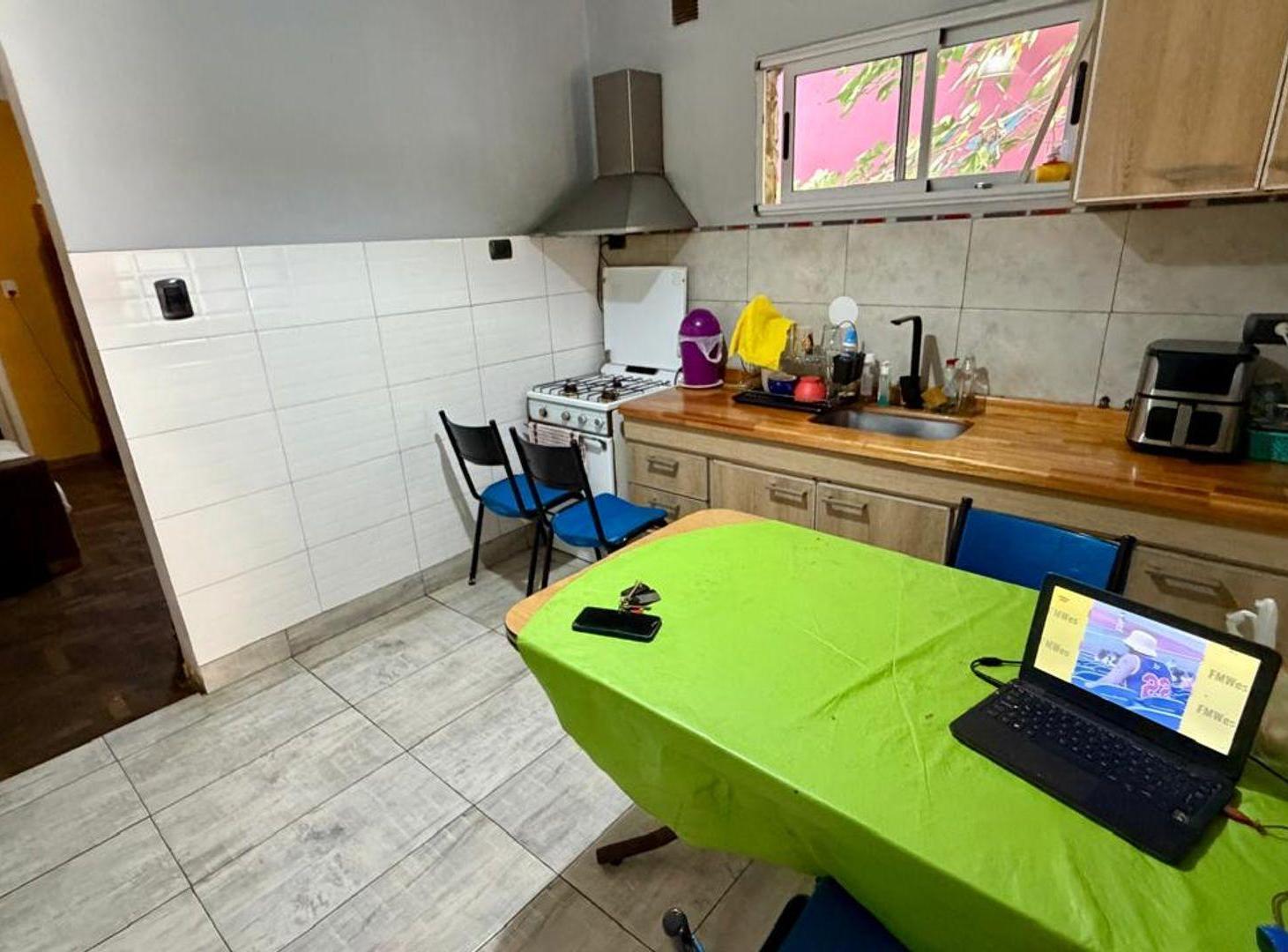 Foto de CASA 4 AMBIENTES VENTA TEMPERLEY GARAGE Y PARQUE, imagen 5