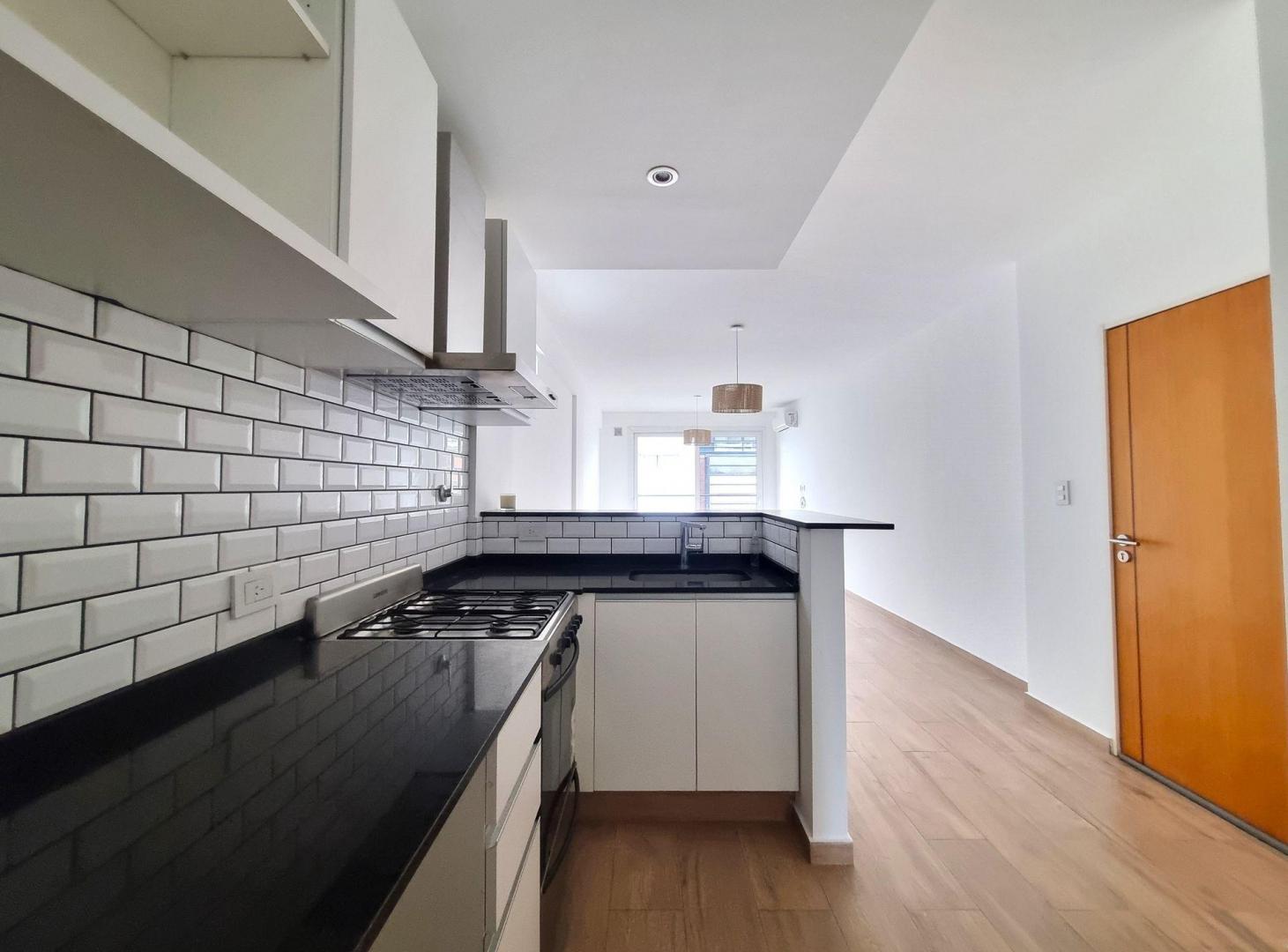 Foto de VENTA DEPARTAMENTO BELGRANO 2 AMB CON COCHERA, imagen 5