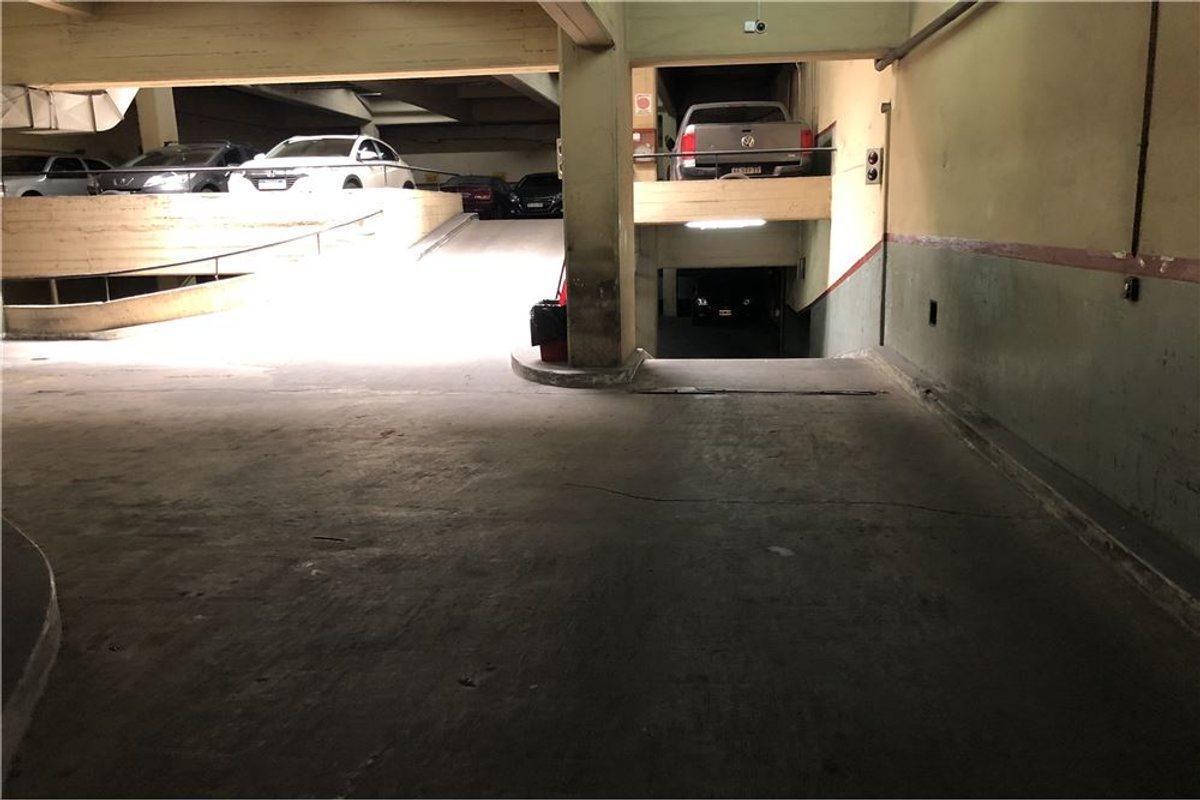Foto de OPORTUNIDAD VENTA COCHERA FIJA AMPLIA TRIBUNALES, imagen 4