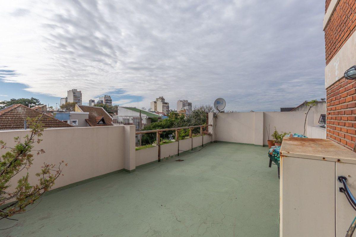 Foto de Venta PH 5 ambientes con terraza cochera Flores, imagen 1