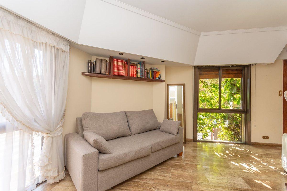 Foto de Venta PH 5 ambientes con terraza cochera Flores, imagen 2