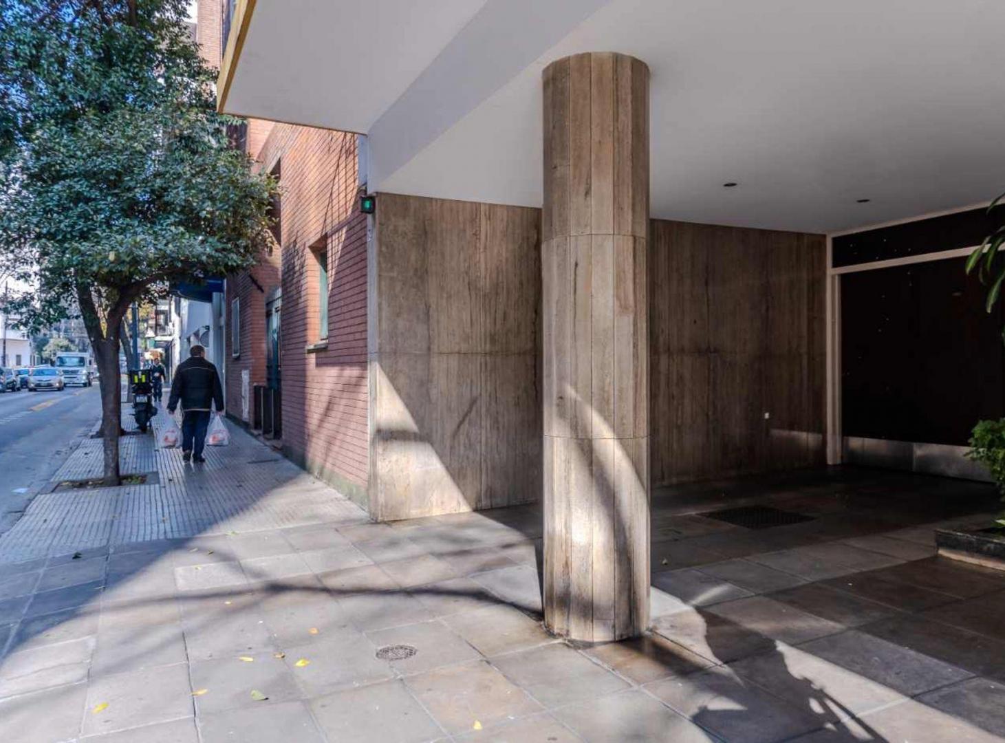 Foto de VENTA DEPTO 3 AMB BELGRANO CON DEPENDENCIA BALCON, imagen 2