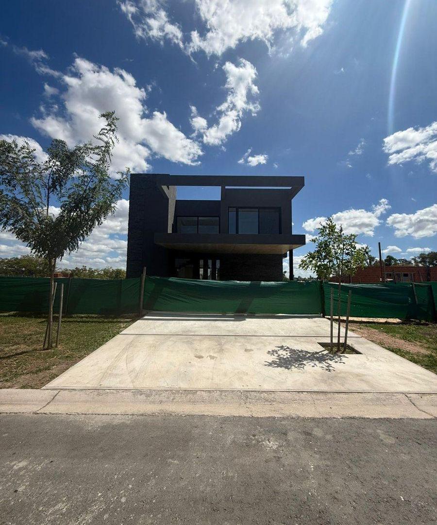 Foto de CASA 6 AMBIENTES EN SANTA SOFIA PILAR DEL ESTE, imagen 1