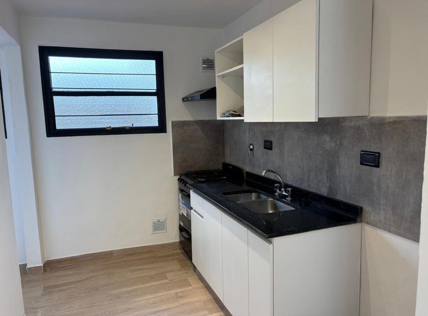 Foto de VENTA 3 AMBIENTES RECICLADO A NUEVO EN DEVOTO, imagen 3