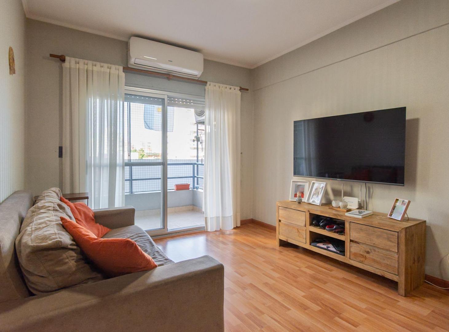 Foto de DEPARTAMENTO 3 AMBIENTES EN VENTA ALMAGRO C BALCON, imagen 2