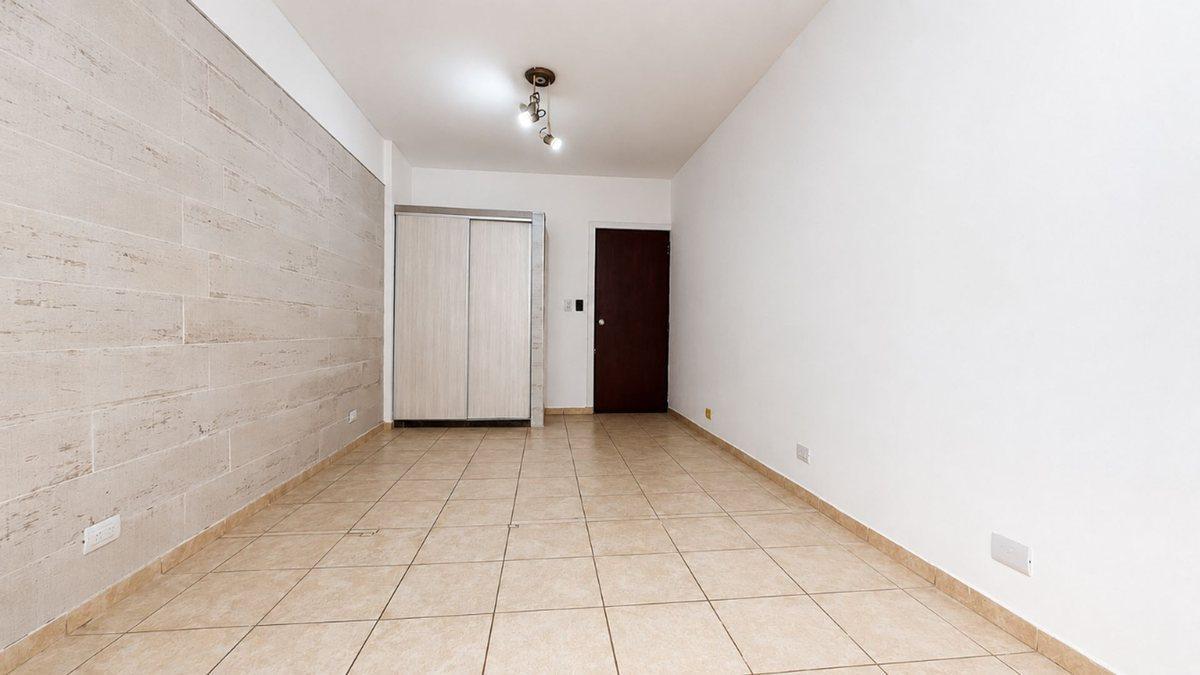 Foto de VENTA DEPTO 2 AMB PATIO APTO COMERCIAL SEG 24 HS, imagen 5