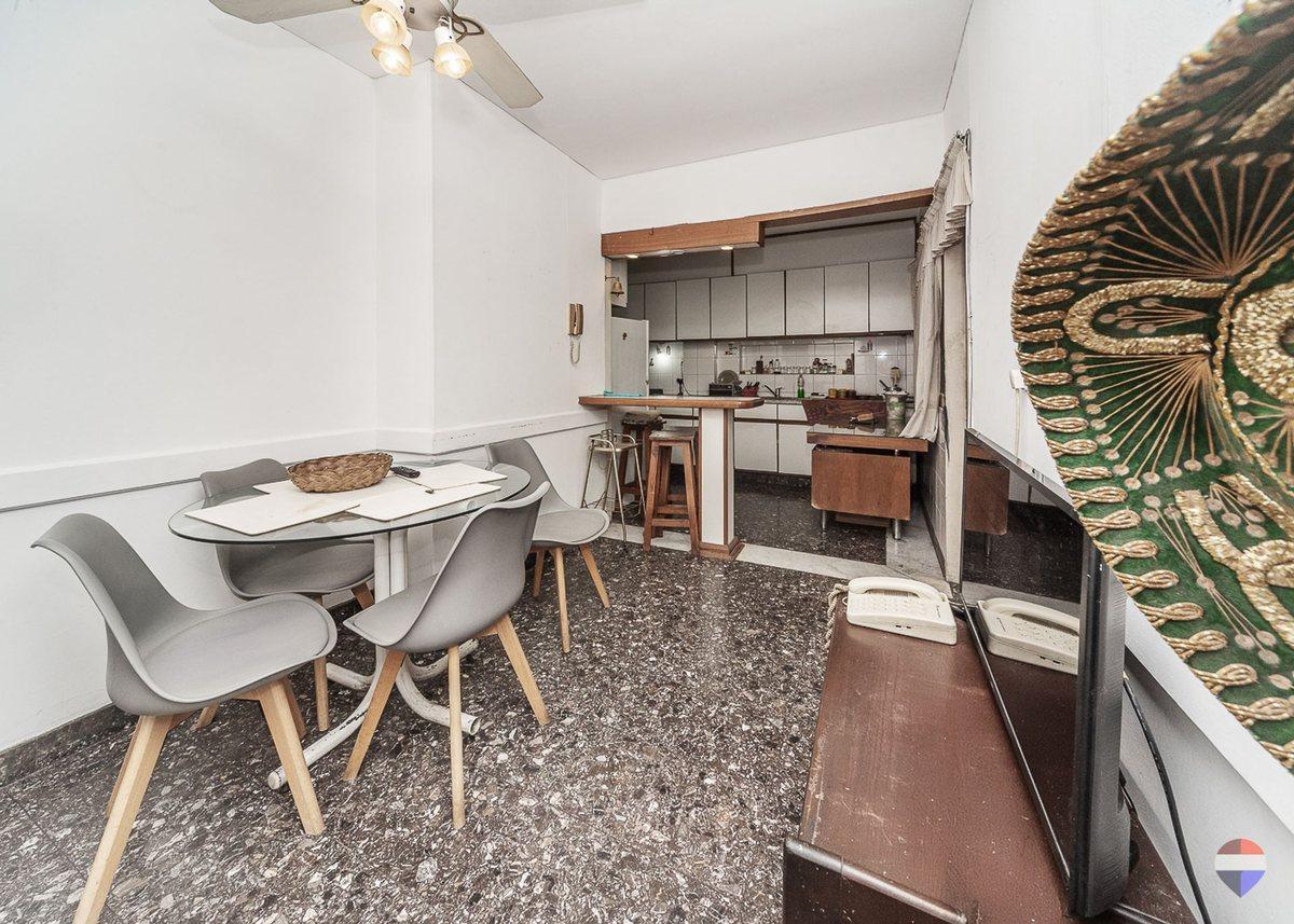 Foto de VENTA DEPARTAMENTO PISO ALTO 4 AMBIENTES PALERMO, imagen 3