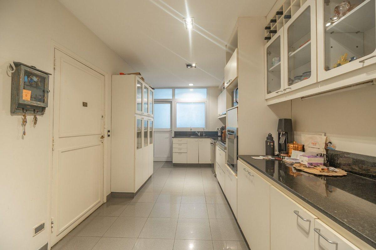 Foto de Venta Dpto. 4 amb. Palermo Chico patio y cochera, imagen 5