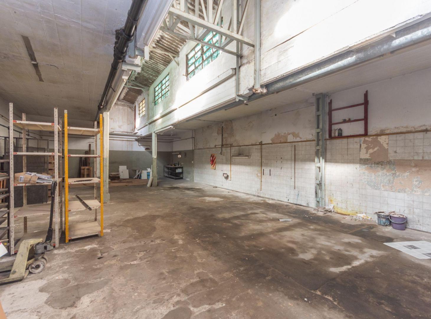 Foto de Venta Galpon taller con oficinas acceso vehicular, imagen 4