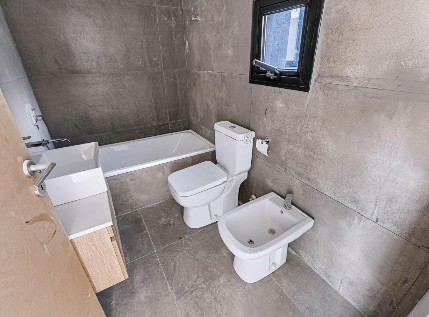 Foto de VENTA DEPTO 3 AMB EN BALVANERA C PATIO A ESTRENAR, imagen 4