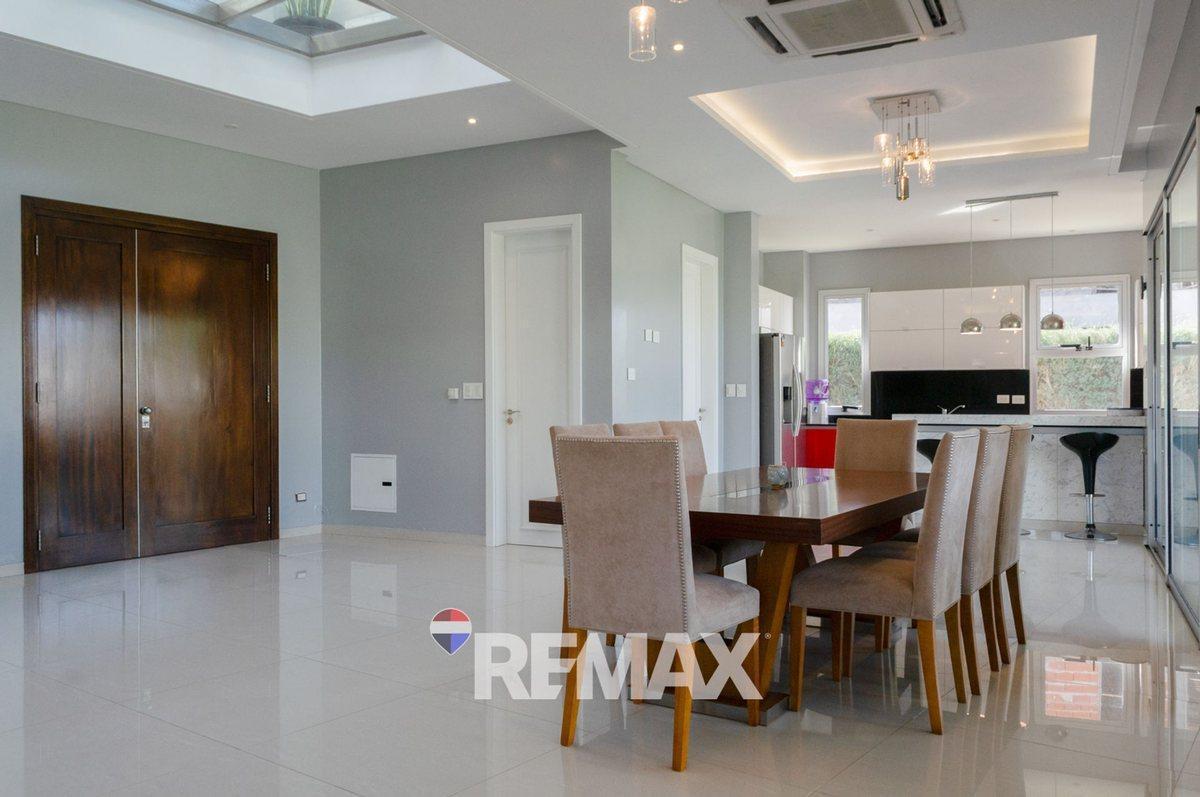 Foto de CASA 7 AMBIENTES VENTA LA PROVIDENCIA A LA LAGUNA, imagen 1