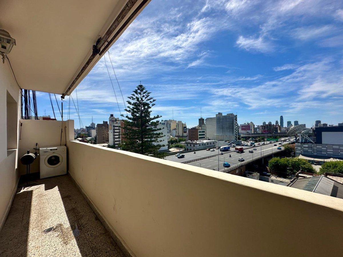 Foto de VENTA 2 AMBIENTES CONSTITUCION BALCON MUY LUMINOSO, imagen 4