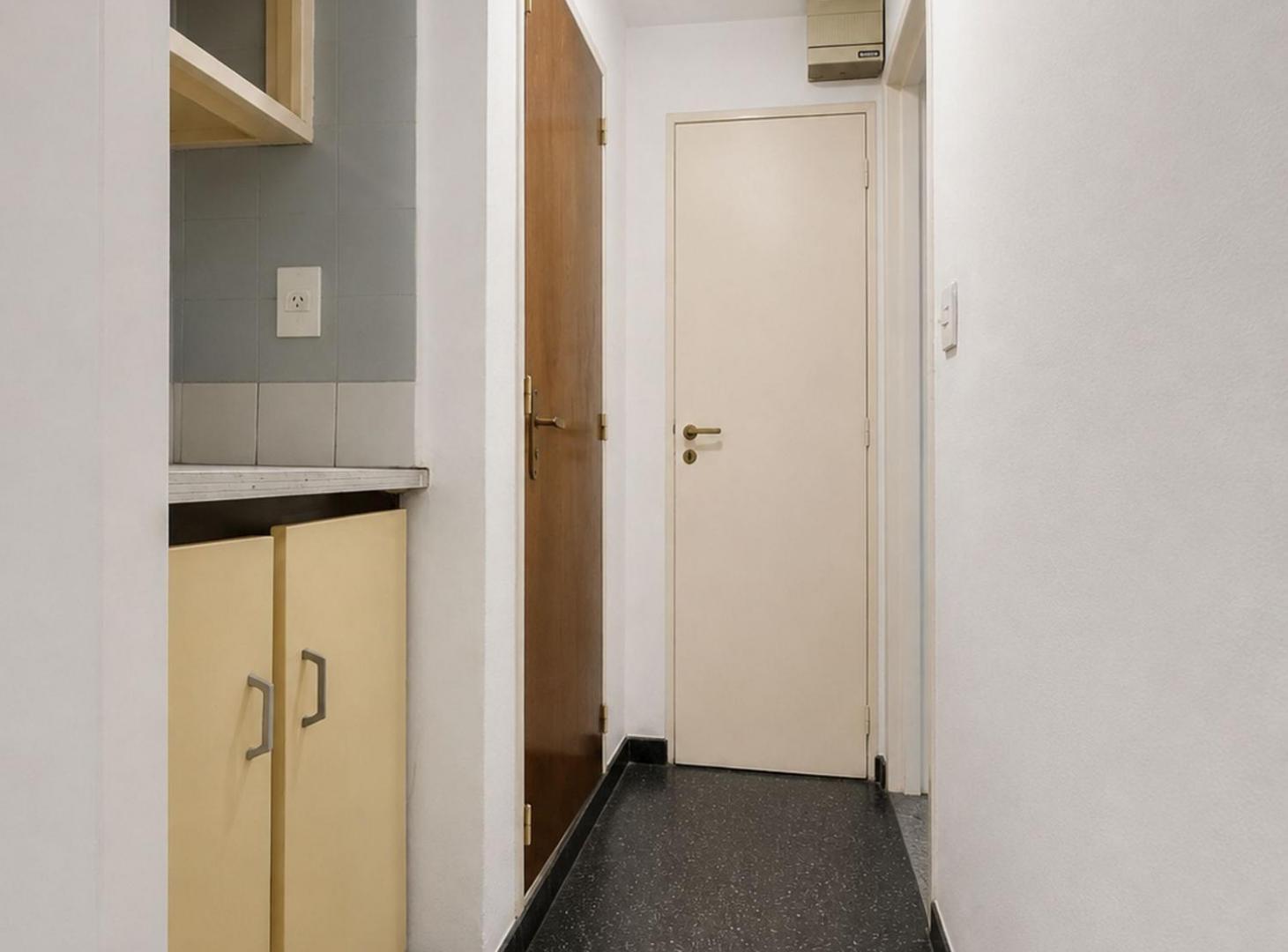 Foto de VENTA LOCAL EN TRIBUNALES | 119 M² EN 3 NIVELES, imagen 1