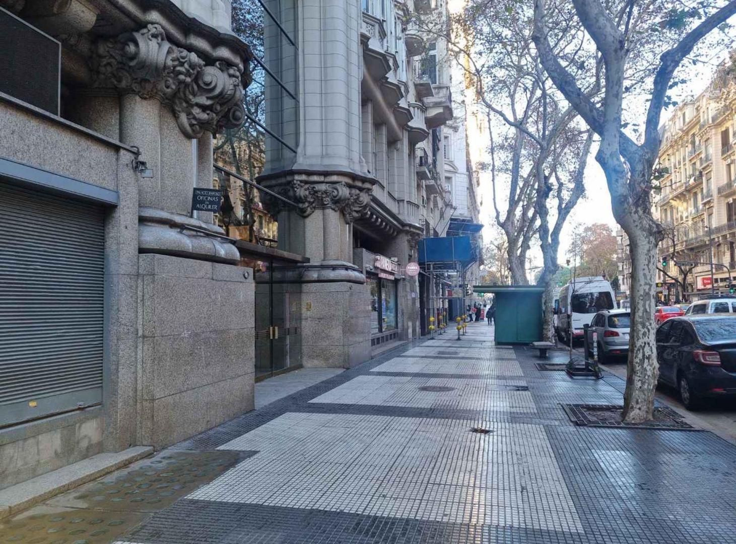 Foto de OFICINA EN VENTA PALACIO BAROLO CON BALCON FRENTE, imagen 5