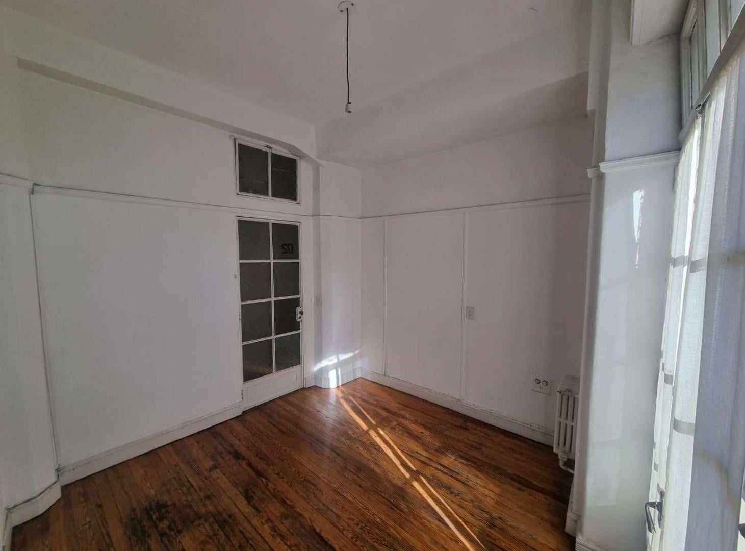 Foto de OFICINA EN VENTA PALACIO BAROLO CON BALCON FRENTE, imagen 4
