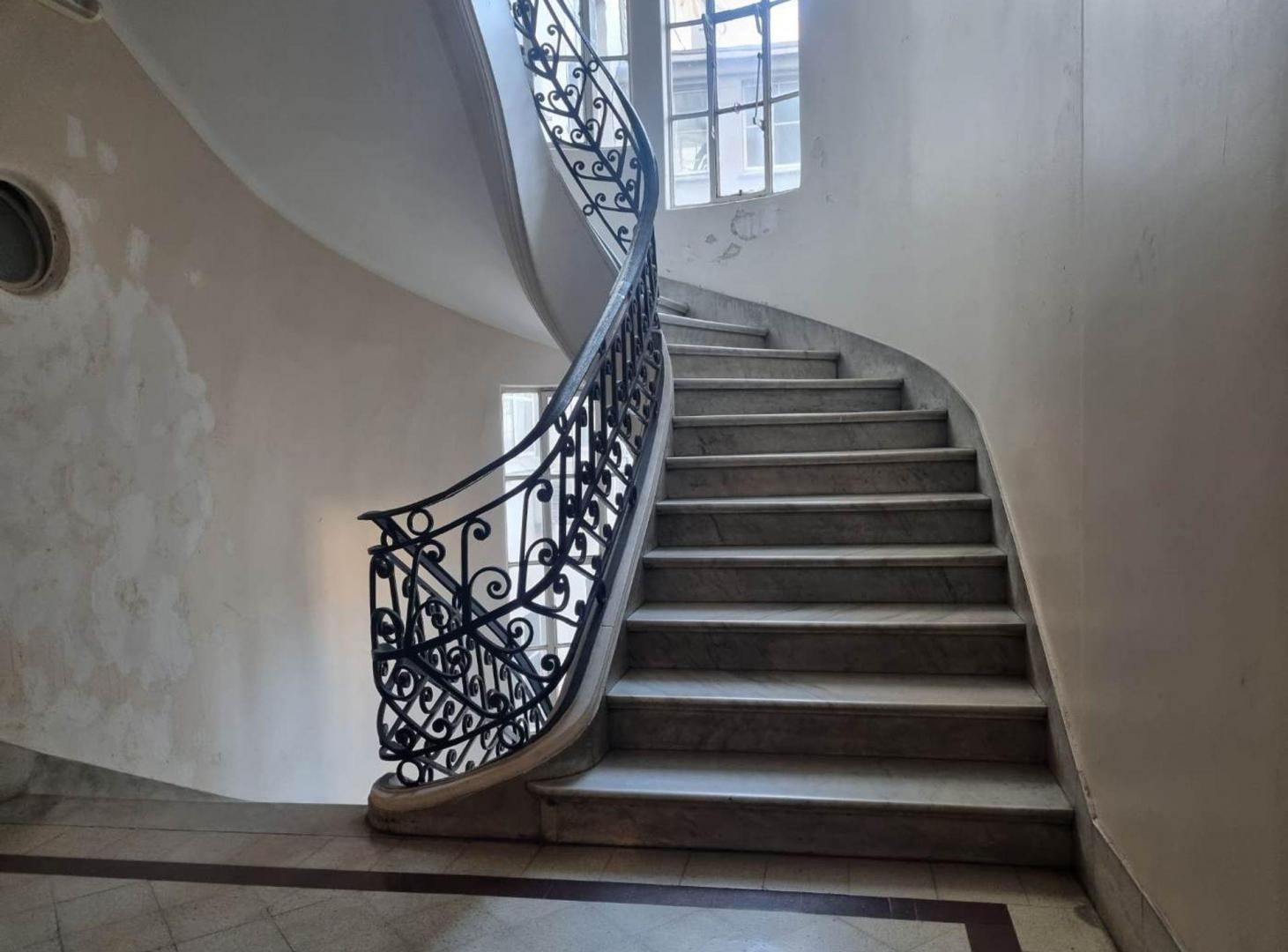 Foto de OFICINA EN VENTA PALACIO BAROLO CON BALCON FRENTE, imagen 2