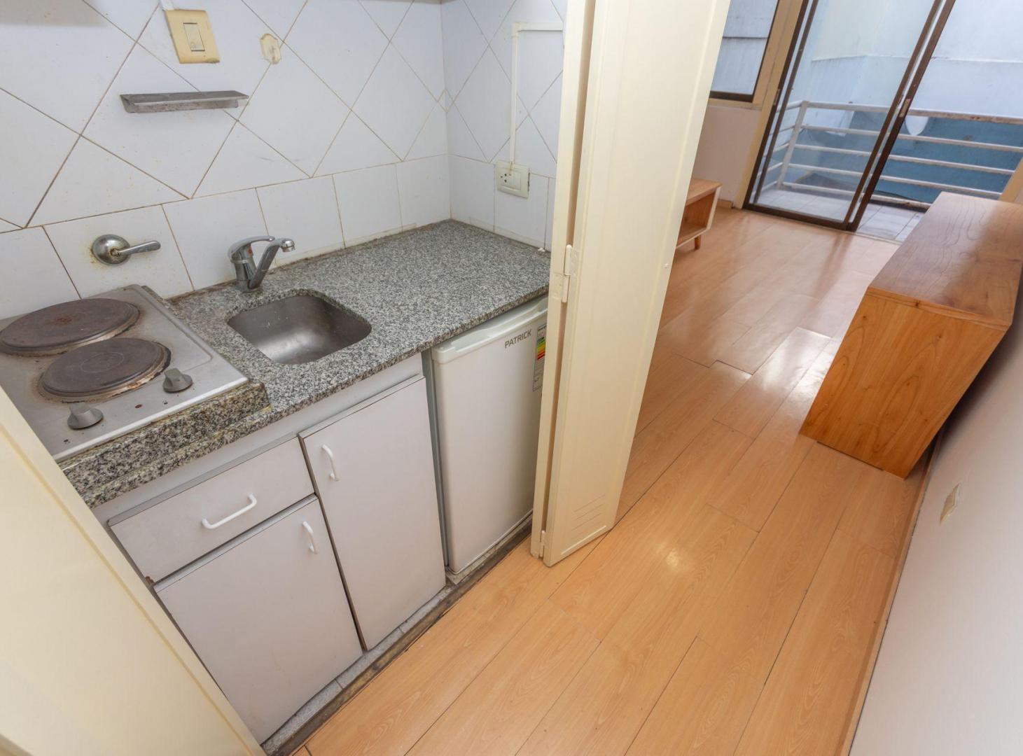 Foto de Venta Monoambiente con balcón Apto Prof., imagen 2