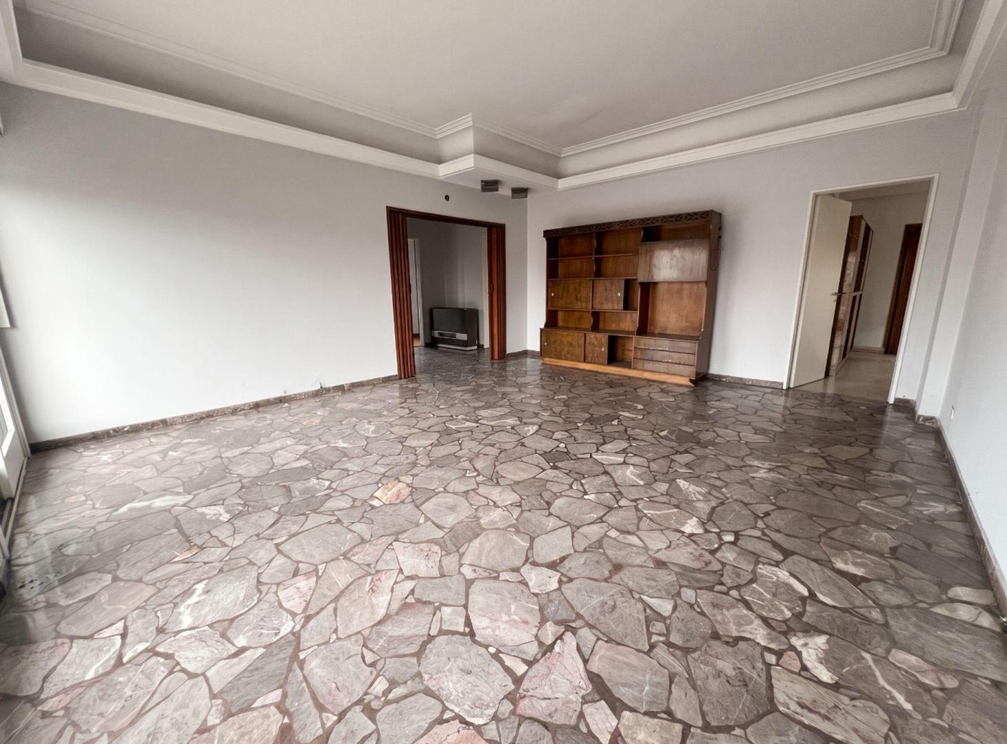 Foto de Casa con 4 Locales en Venta en Haedo, imagen 3