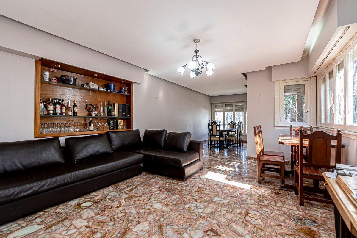 Foto de Venta Casa 4 amb en San Martin con Pileta y Jardín, imagen 3