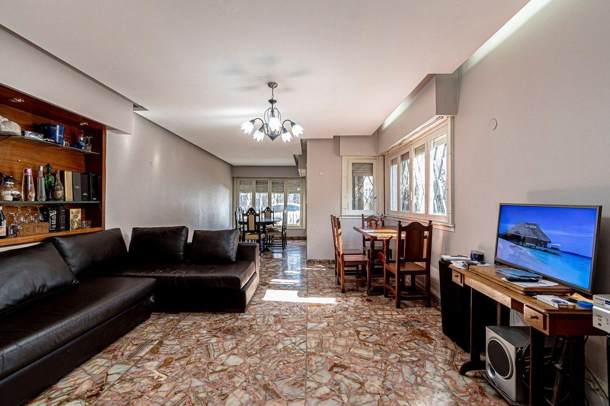 Foto de Venta Casa 4 amb en San Martin con Pileta y Jardín, imagen 4