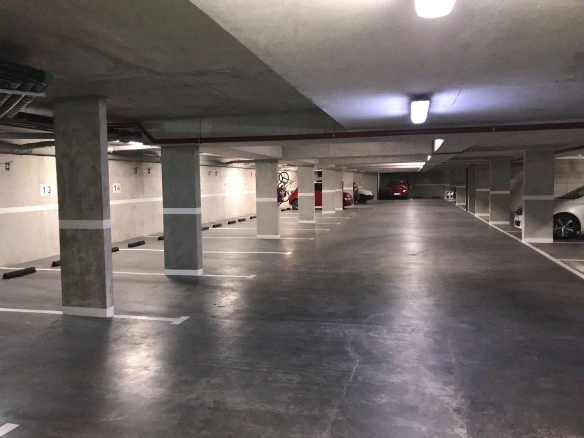 Foto de VENTA COCHERA FIJA EN BELGRANO R ACCESO POR RAMPA, imagen 4