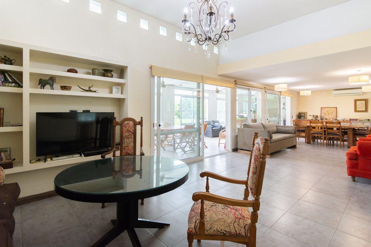 Foto de CASA 6 AMBIENTES CON PILETA Y PARRILLA EN PILAR, imagen 3