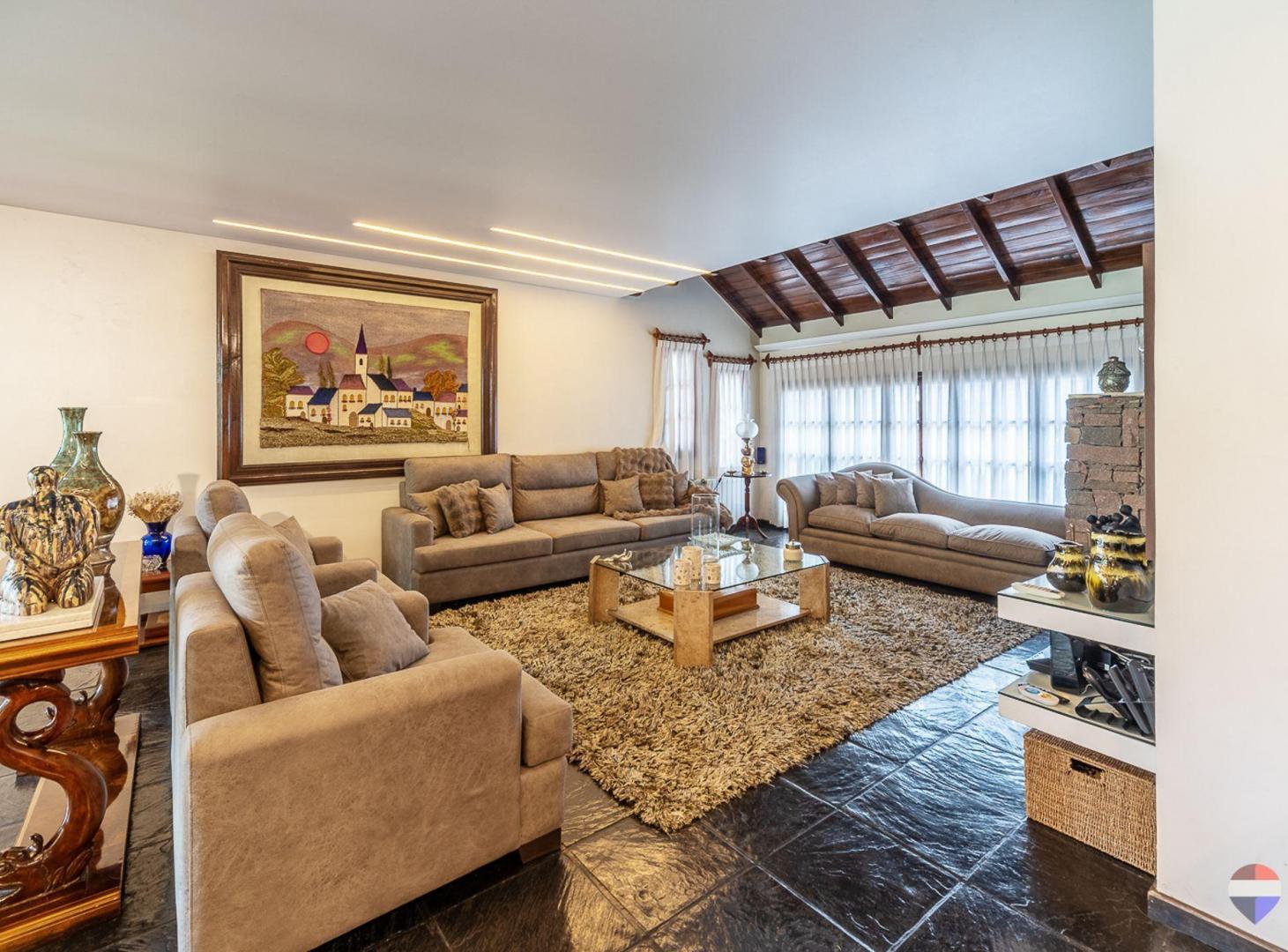 Foto de CASA 7 AMB VENTA MARTINEZ JARDIN PILETA Y QUINCHO, imagen 2