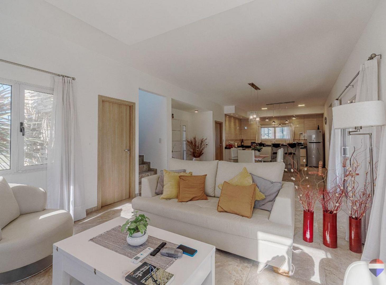 Foto de VENTA CASA EN LAGOS DE CANNING LOTE INTERNO PILETA, imagen 1