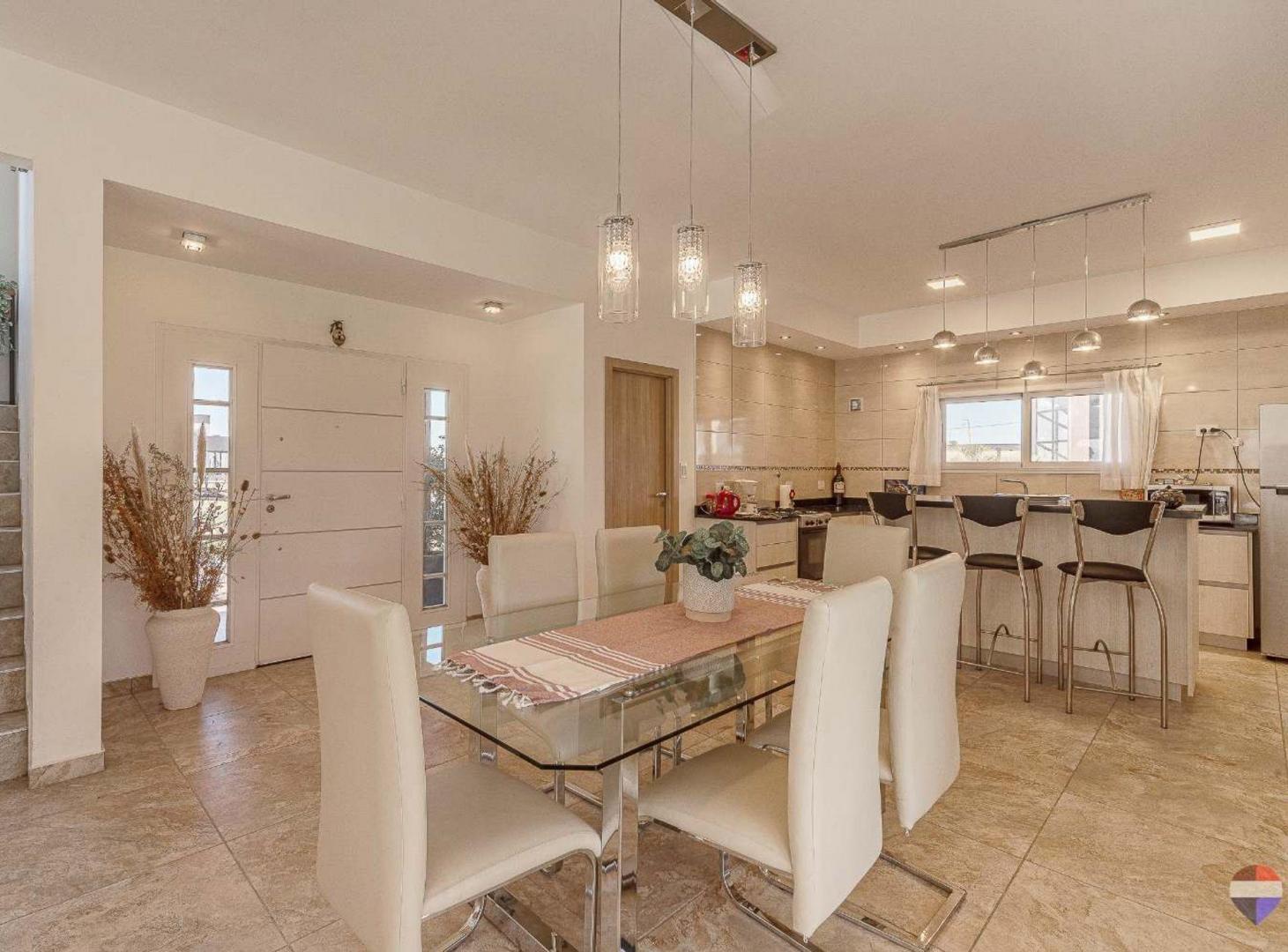 Foto de VENTA CASA EN LAGOS DE CANNING LOTE INTERNO PILETA, imagen 2