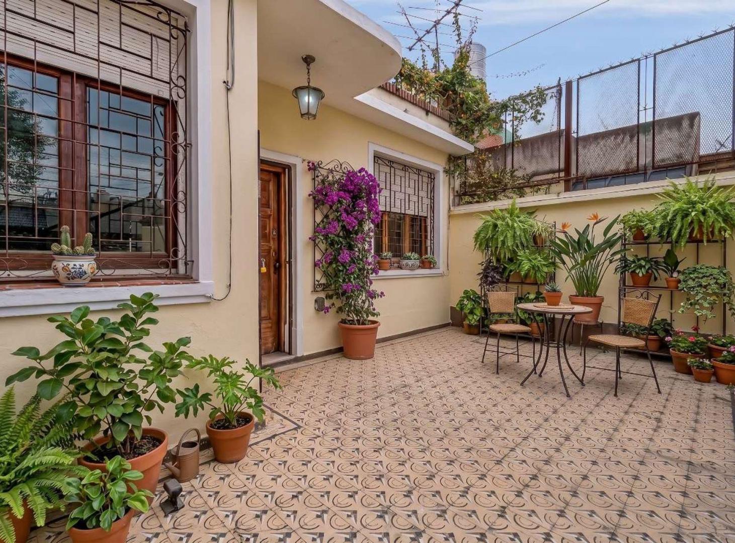 Foto de VENTA CASA 4 AMB CON TERRAZA Y PATIO VILLA LURO, imagen 3