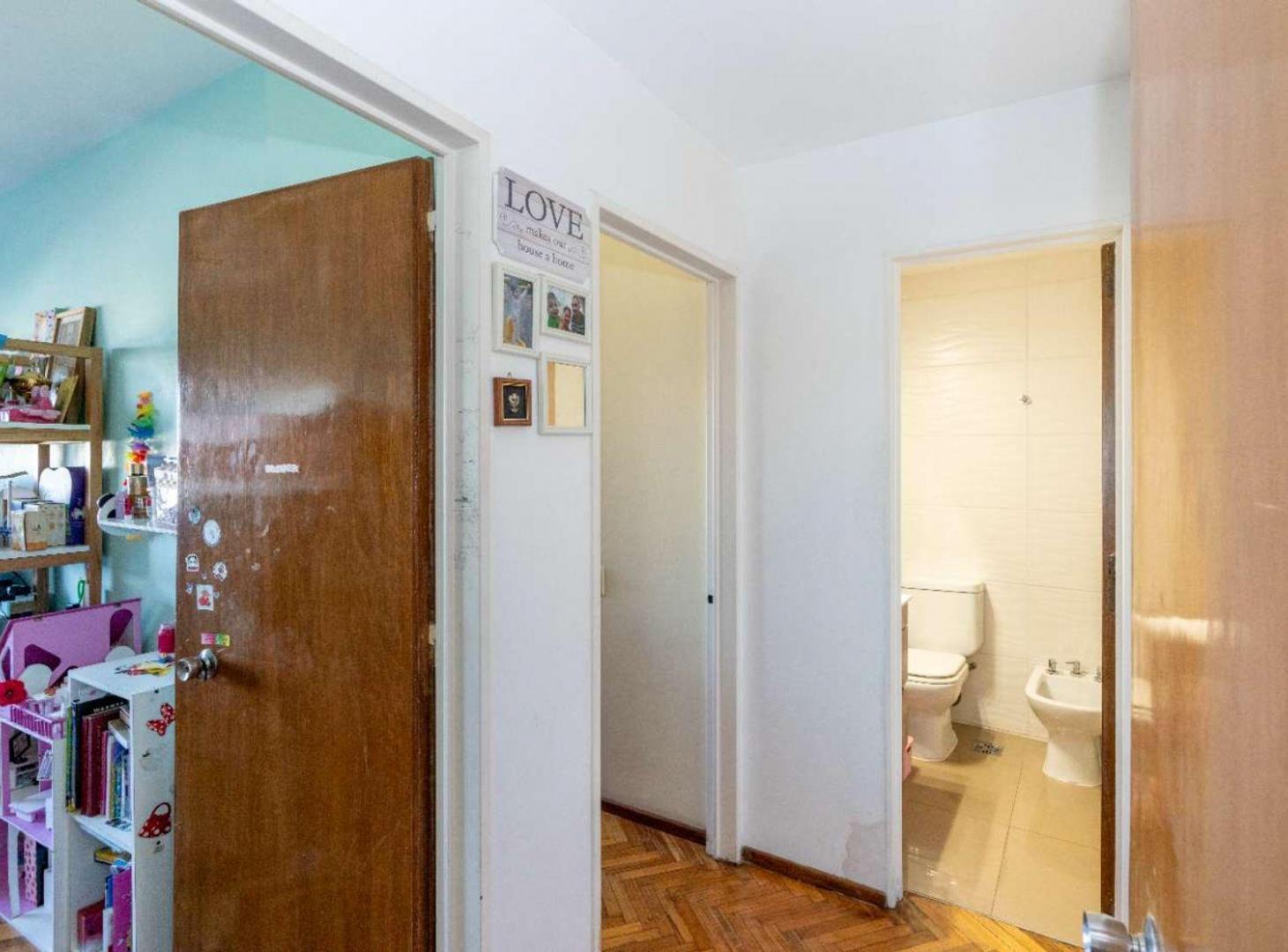 Foto de Venta Departamento 3 Ambientes Balcón y Cochera, imagen 3