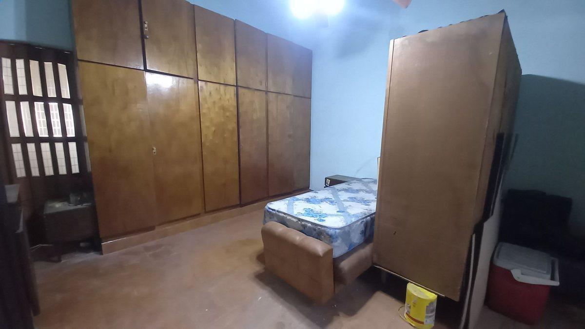 Foto de Casa 4 ambientes venta con cochera a refaccionar, imagen 3