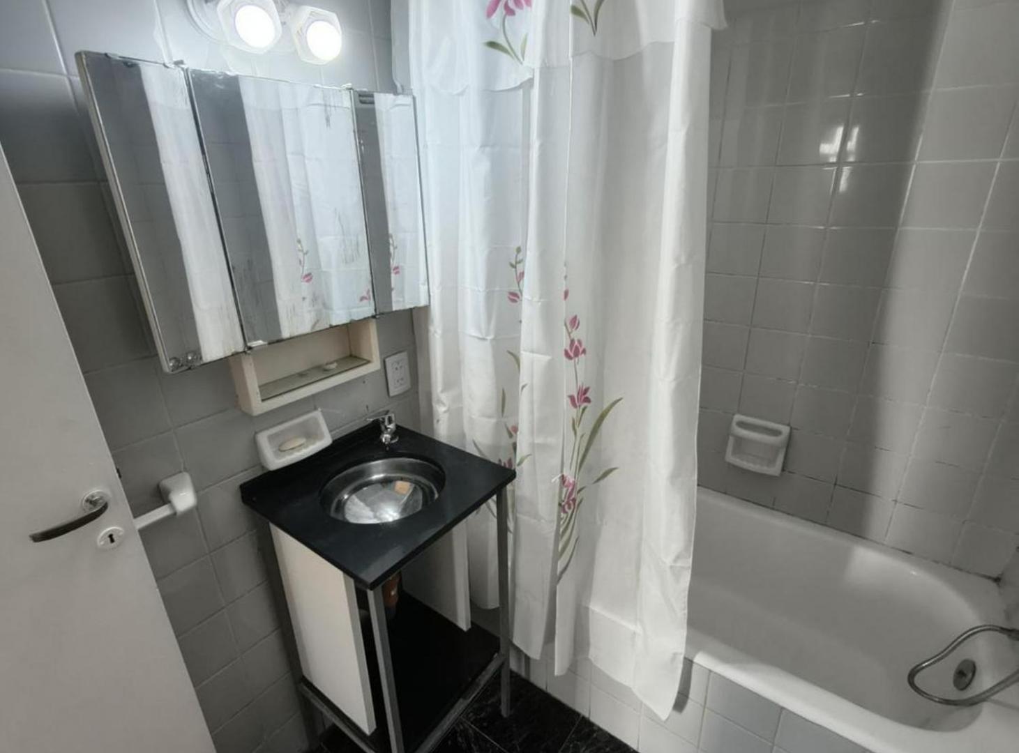 Foto de ALQUILER MONOAMBIENTE FRENTE BALCON COCINA SEPARAD, imagen 2