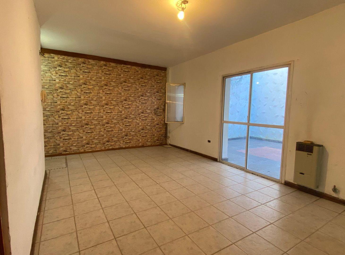 Foto de En Venta PH 5 ambientes en Villa Luro, imagen 1
