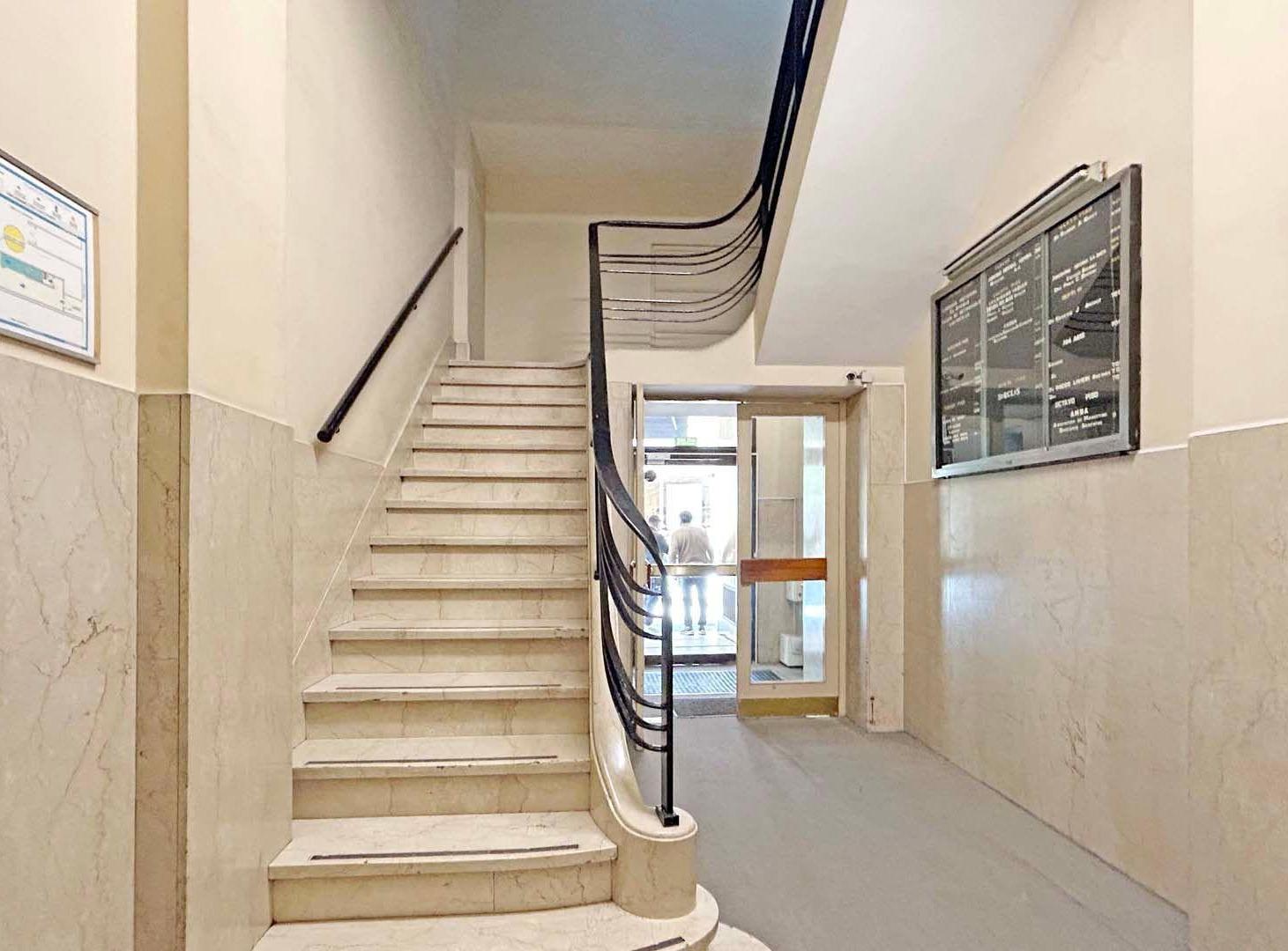 Foto de OFICINA EN VENTA EDIFICIO HISTORICO APTO VIVIENDA, imagen 1