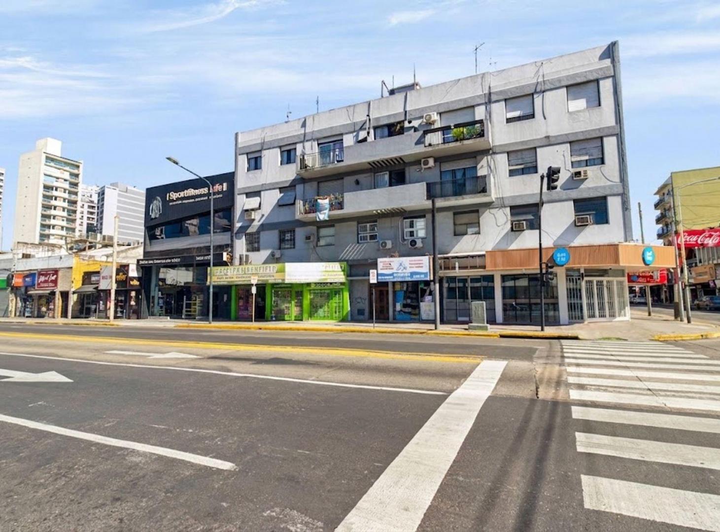Foto de VENTA OFICINA LUMINOSA BANFIELD CERCA DE ESTACION, imagen 3