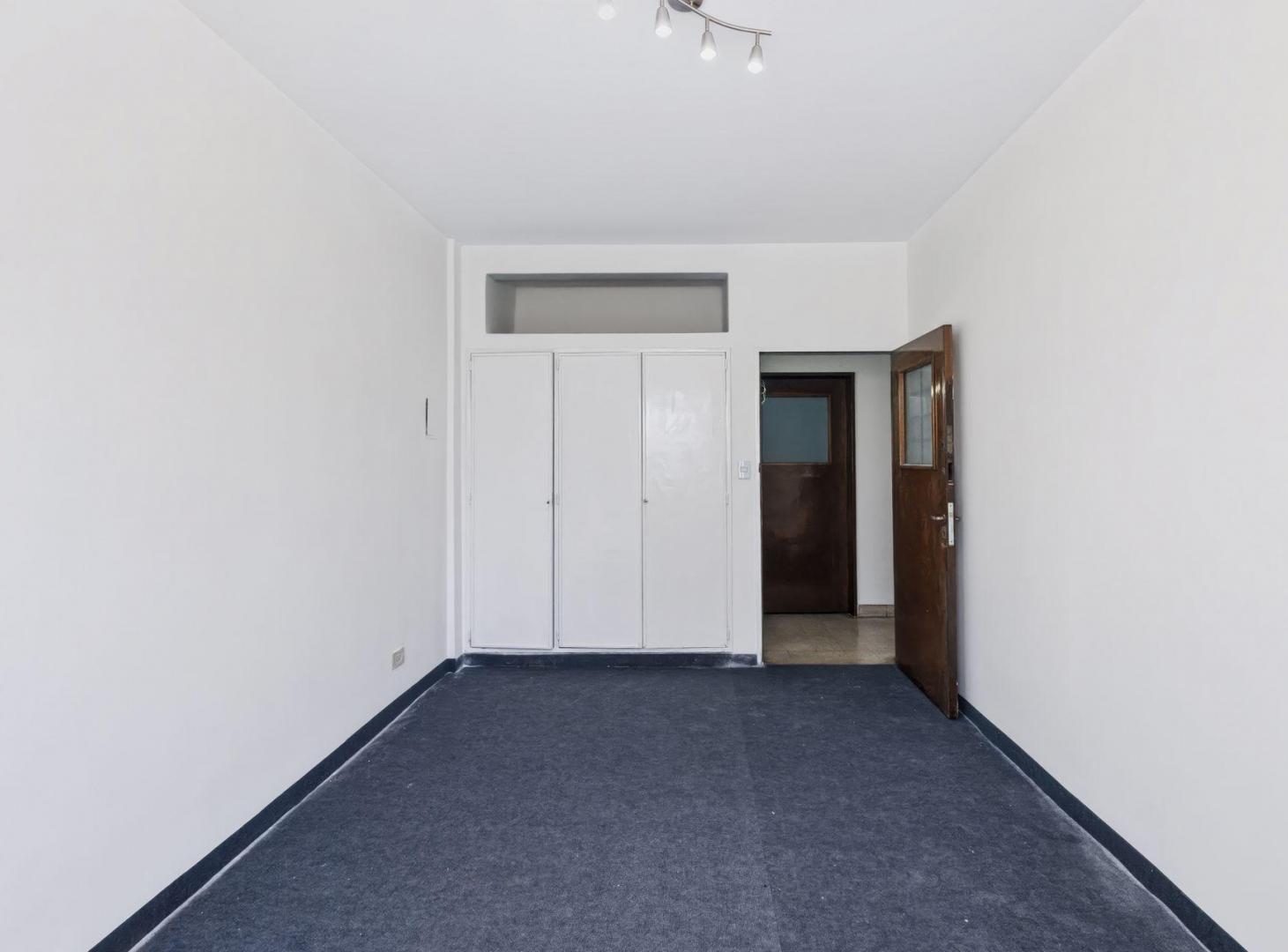 Foto de VENTA OFICINA LUMINOSA BANFIELD CERCA DE ESTACION, imagen 1