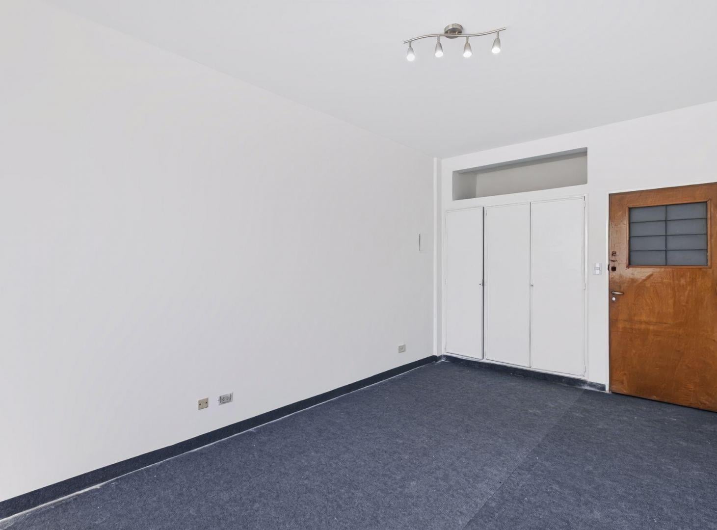 Foto de VENTA OFICINA LUMINOSA BANFIELD CERCA DE ESTACION, imagen 5