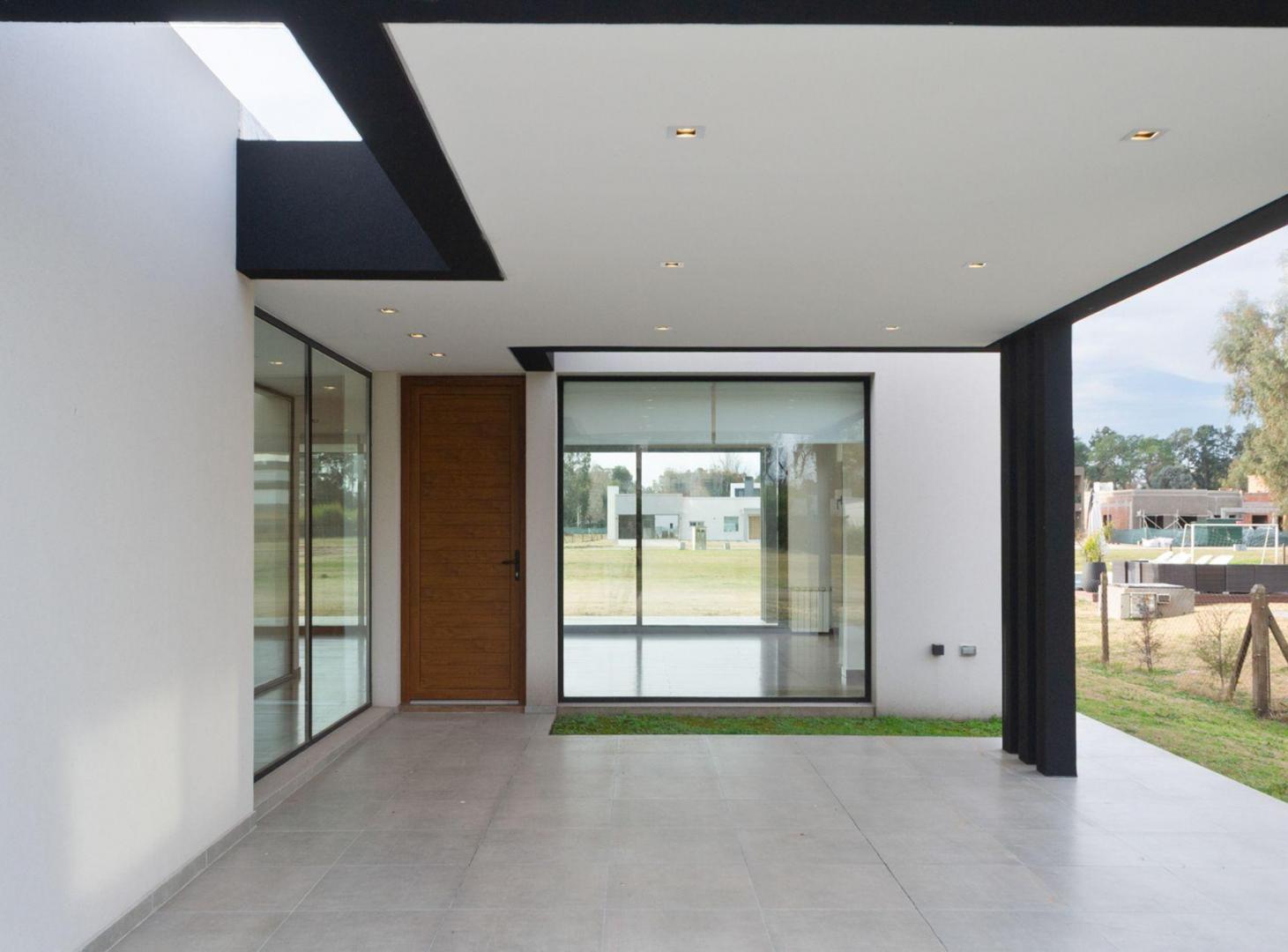 Foto de CASA 4 AMBIENTES EN VENTA CAMPO DAROMY SAN VICENTE, imagen 2