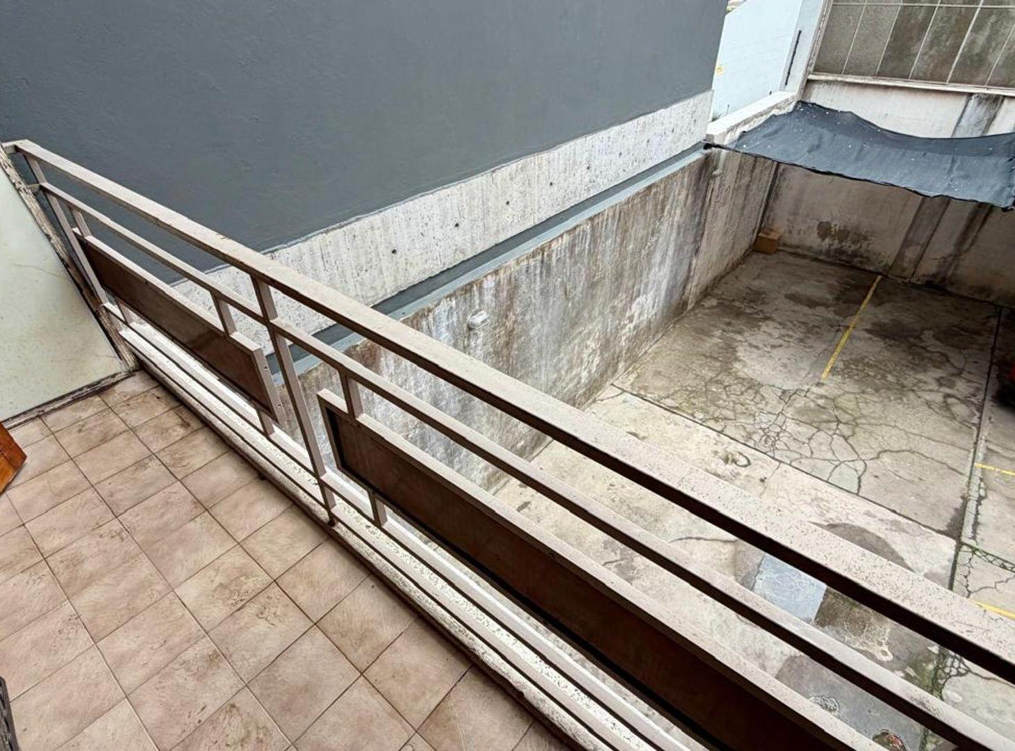 Foto de DEPARTAMENTO 2 AMB SEMI PISO VENTA HAEDO COCHERA, imagen 5